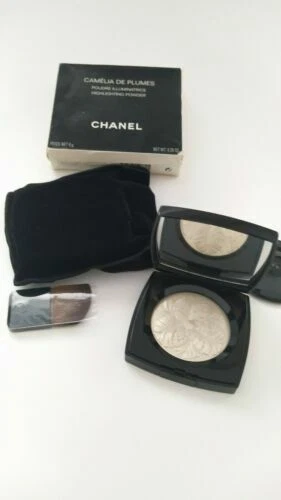 CHANEL Teint Make-up mit Schimmer