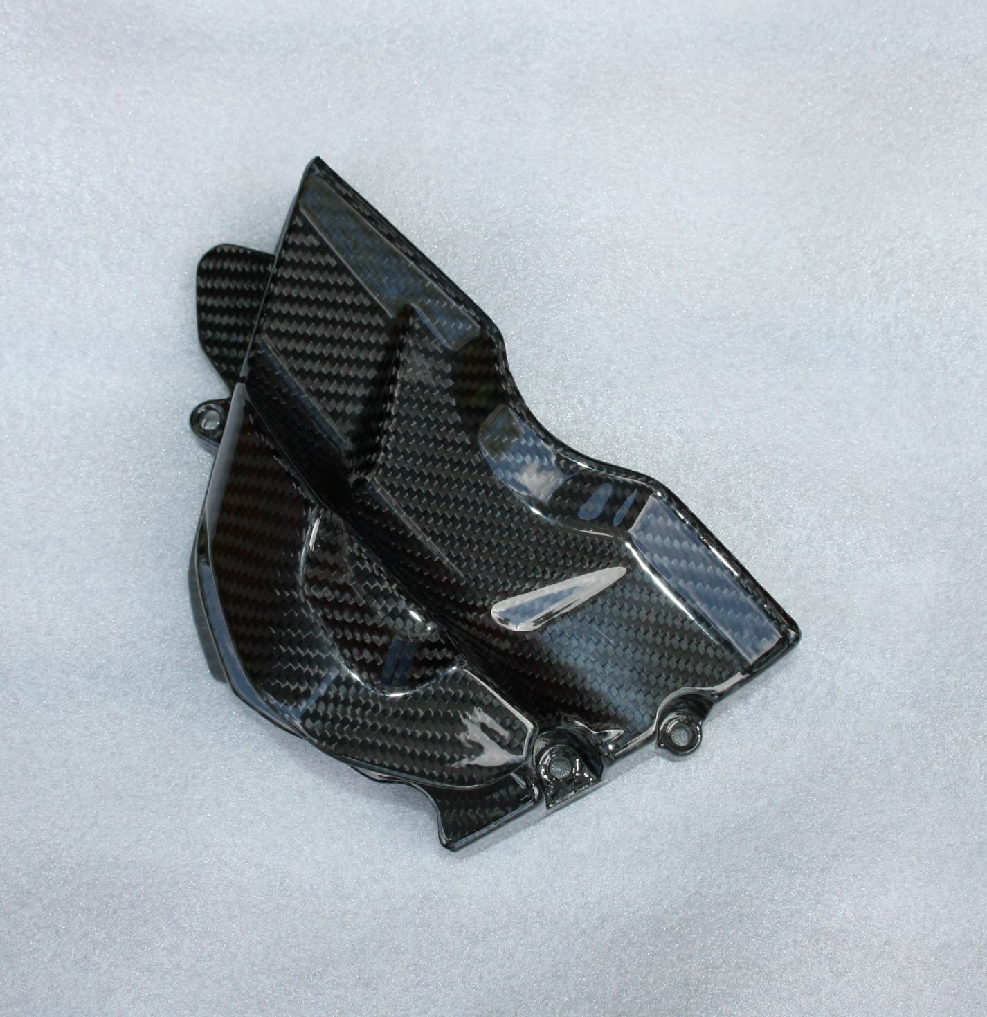 Cache pignon Triumph Trident 660 carbone pour protéger la transmission