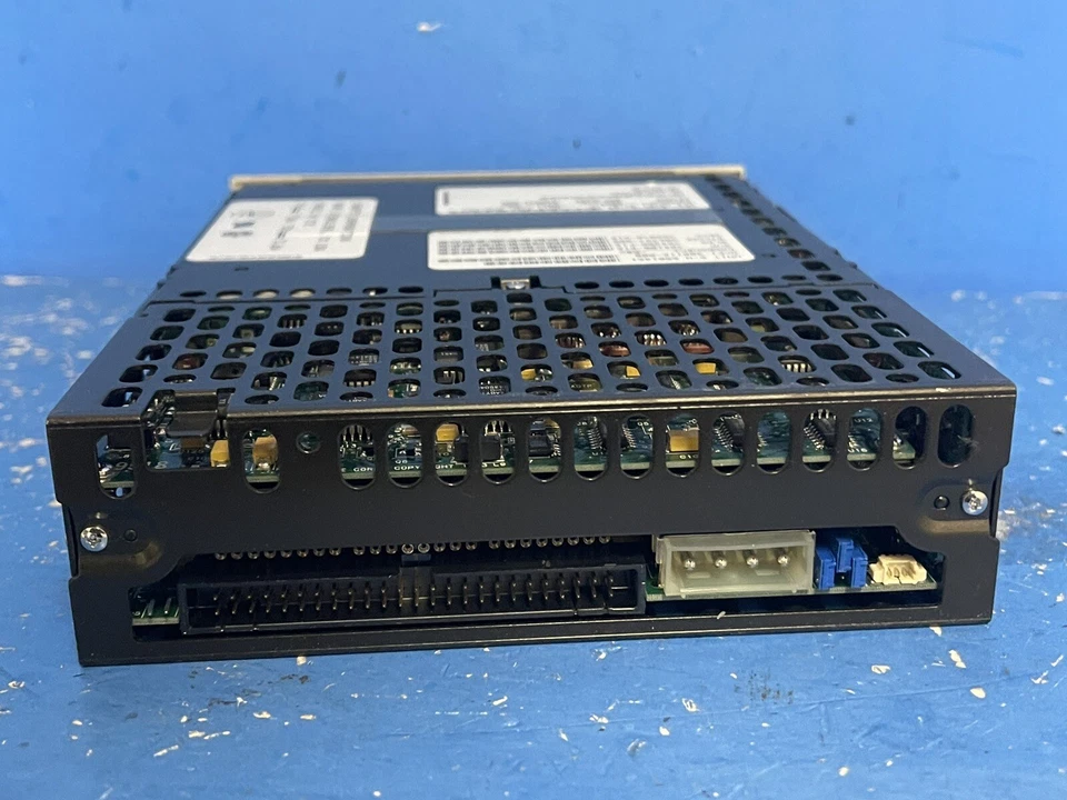 EXABYTE5/10 GB Intenal 5.25" HH SCSI Tape Drive EXABYTE HH CTS - Image 4 of 4