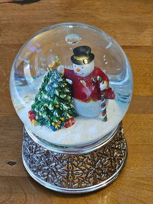 Reed & Barton Mr. Snowman & Friends Tree Musical Snow Globe Used