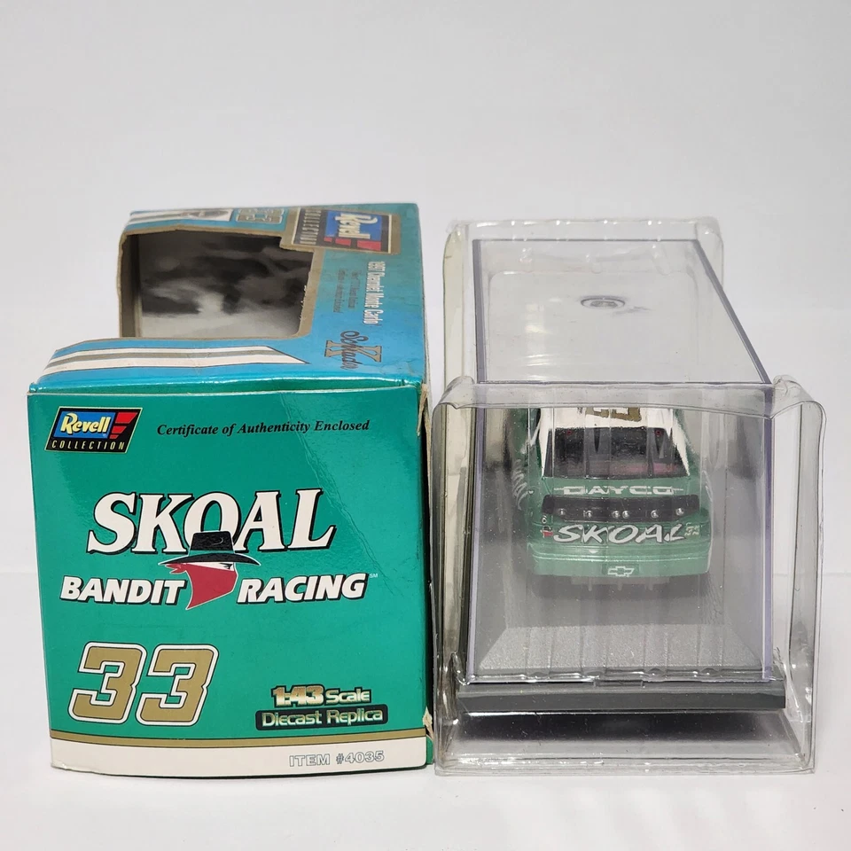 1:43 Revell 1997 Diecast #33 Skoal Bandit Monte Carlo Ken Schrader  - Image 3 of 4