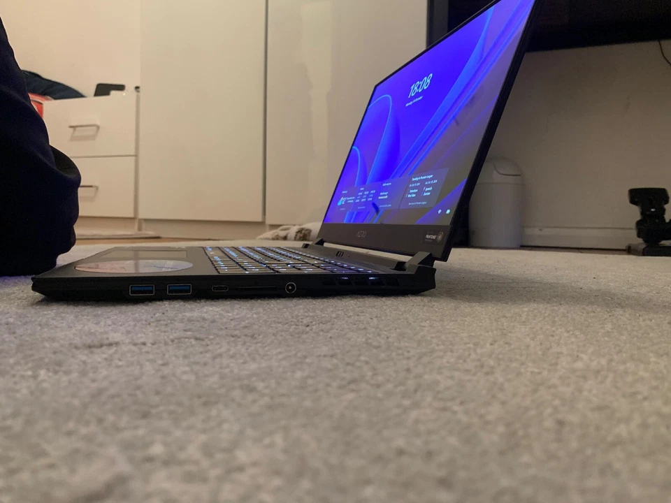 GIGABYTE AERO 15 OLED 15.6" Core 17 9th Gen  RTX2060 - Image 4 of 4