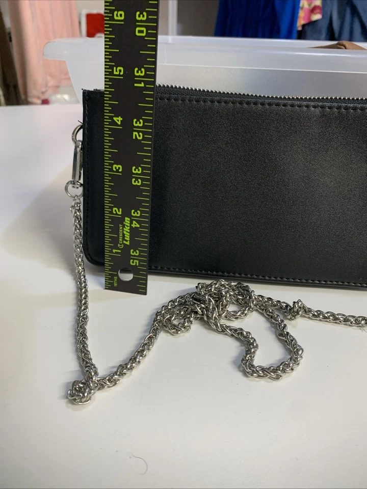 Cartera Urban Outfitters NWoT $20 Sin precio base Foto 2 de 4