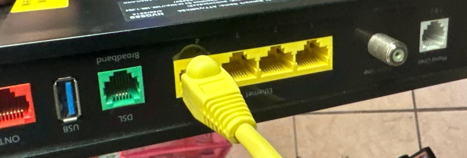 Att ARRIS NVG589 AT&T U-verse  Modem With Power Cable - Image 4 of 4