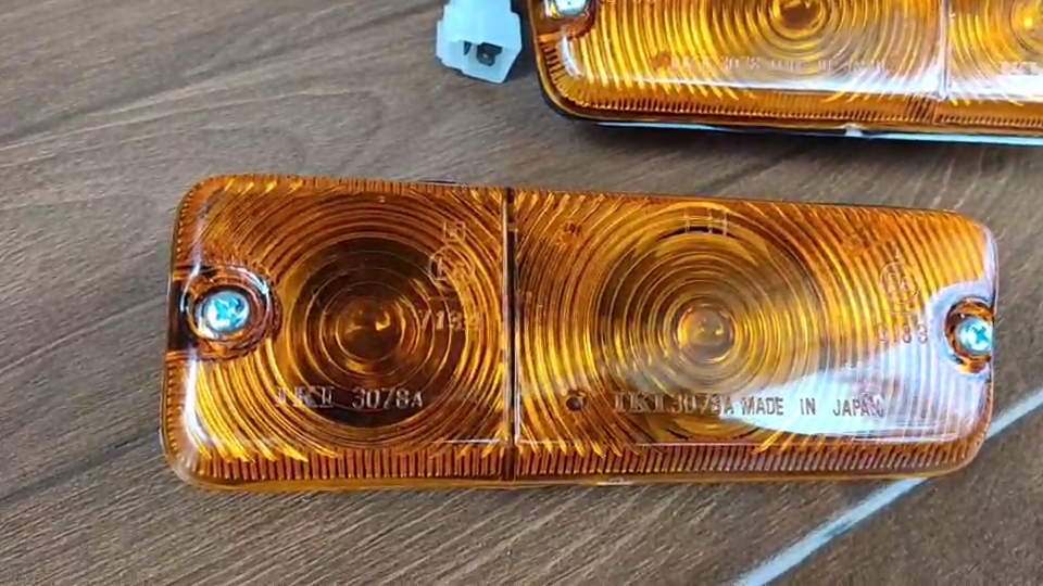 Front Marker Turn Sinal Lights Lamps IKI 3078A Fit Daihatsu HIJET