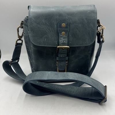 MegaGear Genuine Leather Camera Messenger Bag Mirrorless Camera Shoulder Bag Z4
