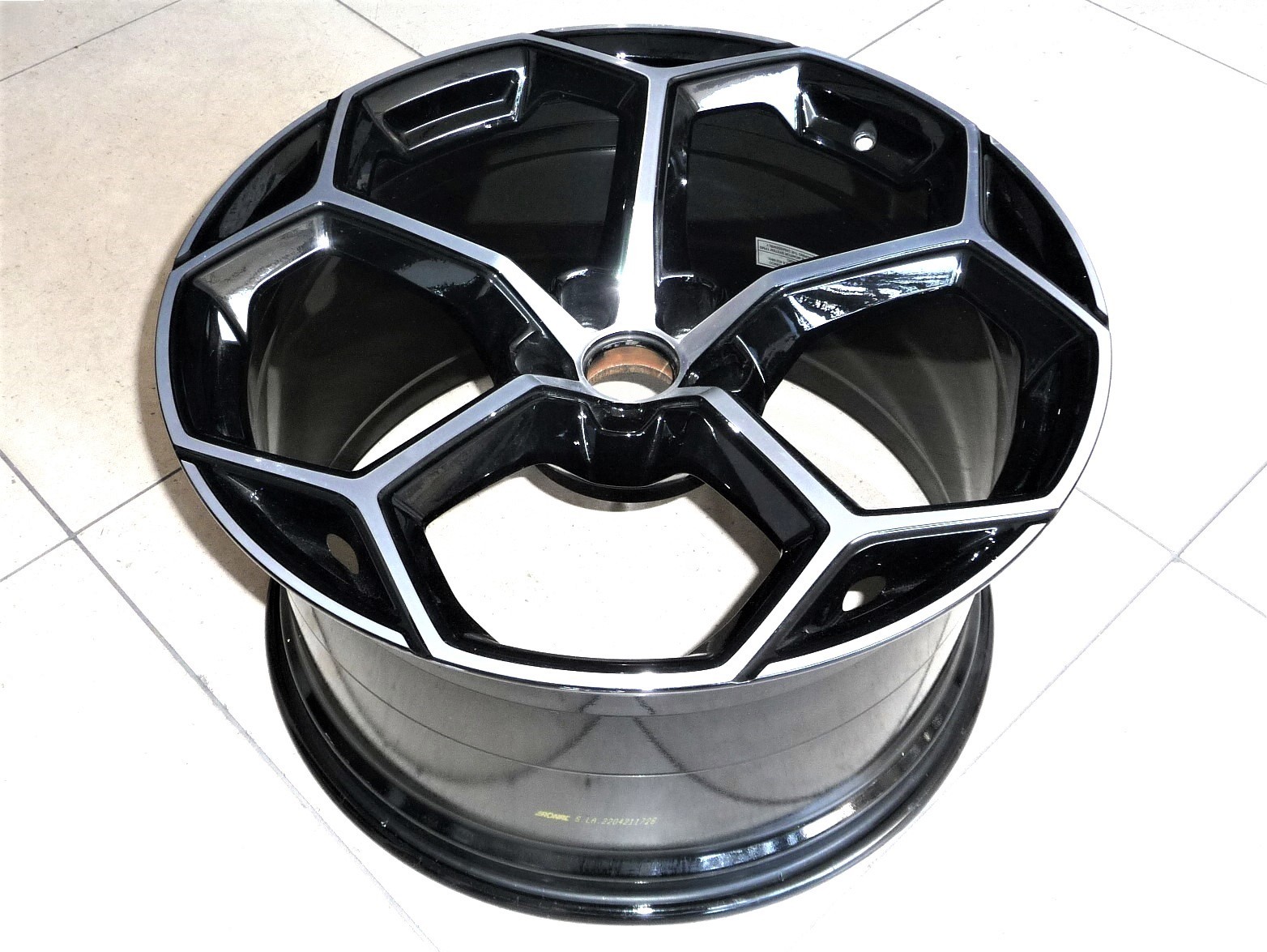 2016-2024 Lamborghini Huracan 20" Rear Wheel Black Diamond Shiny 4T0601017BG OEM