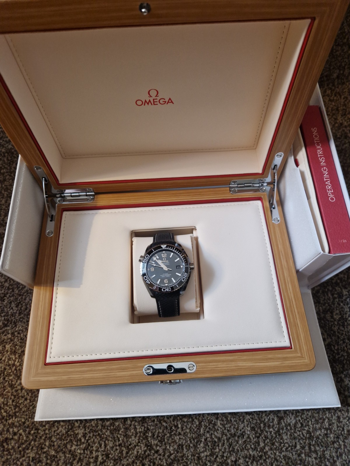 Omega Seamaster Planet Ocean 600M Ceramic 39.5MM 215.92.40.20.01.001