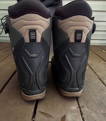 Deeluxe snowboard boots pre owned size 10 Green/ brown