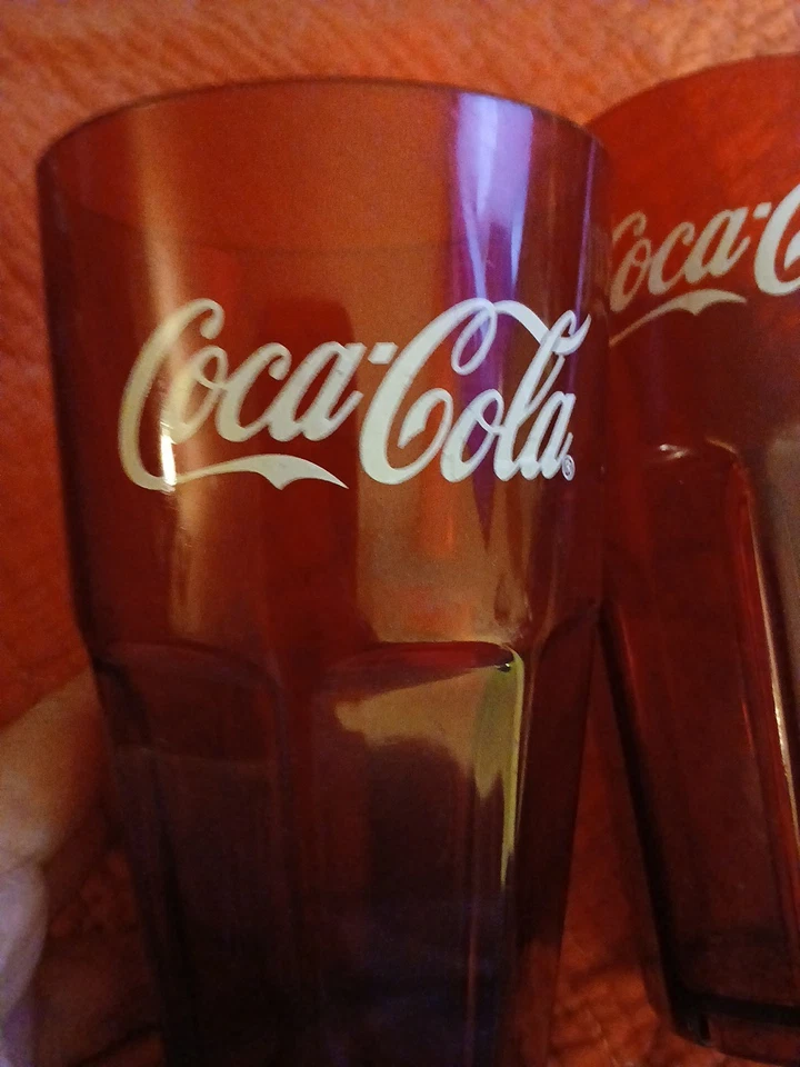 Lote de 18 Copos de Plástico Vermelho Usados Coca-Cola Restaurante 32 oz Carlisle - Imagem 4 de 4