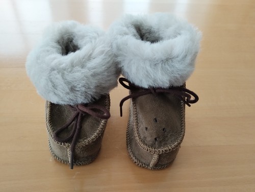Baby Lammfellschuhe Größe 16/17 - ungetragen - Bild 2 von 5
