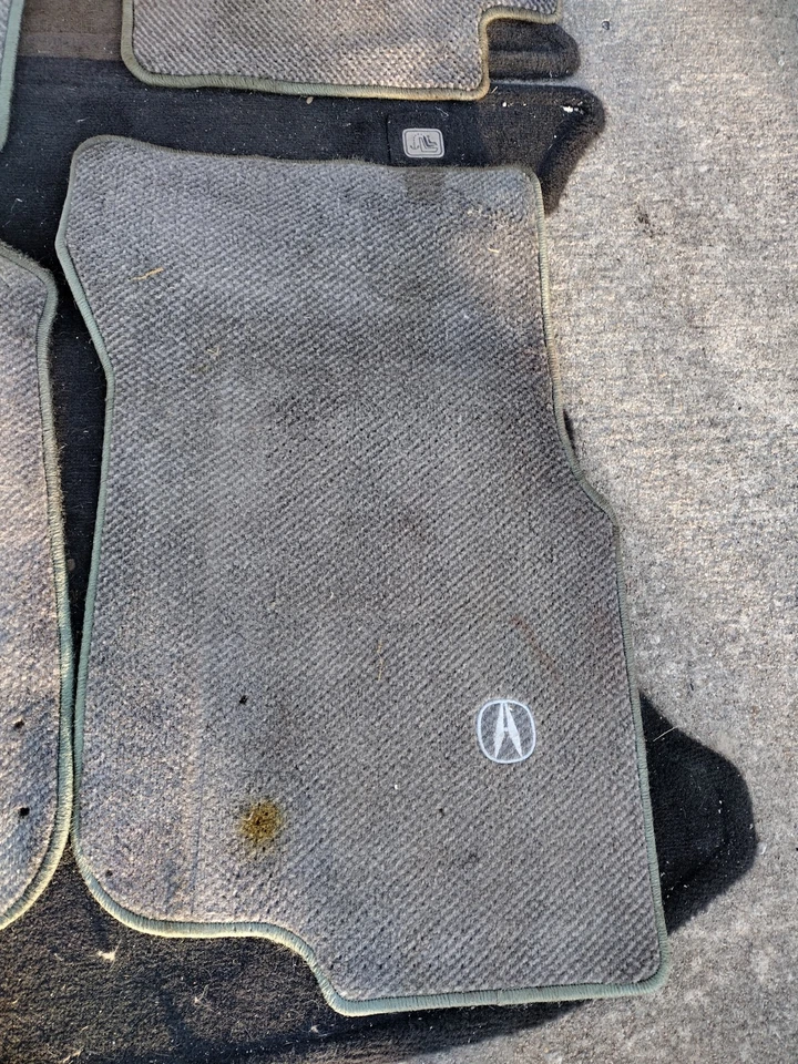 94-01 ACURA INTEGRA CONJUNTO DE TAPETE DE ASSOALHO FABRICANTE DE EQUIPAMENTO ORIGINAL - DIANTEIRO ESQUERDO DIREITO TRASEIRO FABRICANTE DE EQUIPAMENTO ORIGINAL 1994-2001 - Imagem 4 de 4
