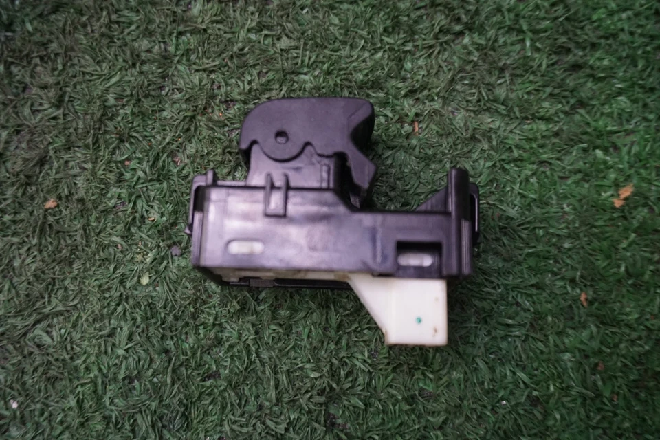 2008 2009 2010 2011 2012 TOYOTA VENZA LEFT REAR Window Switch OEM 742720T010 - Image 2 of 4