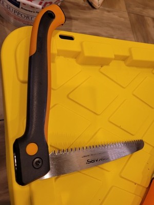 Fiskars Power Tooth Folding Saw 10'' Blade Pruning Tree Saw Sharp