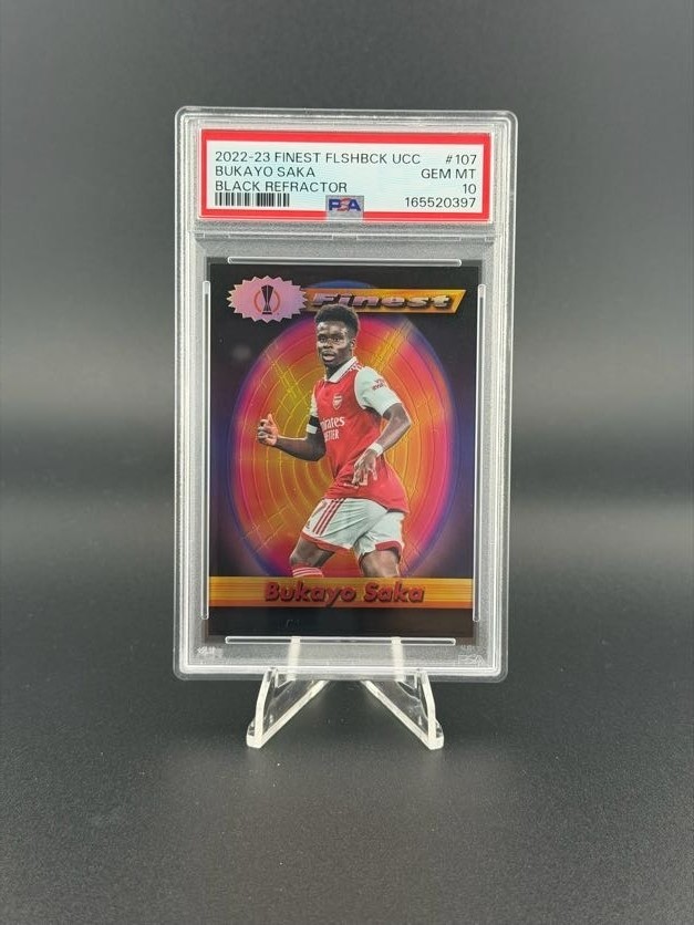 2022-23 Topps Finest Bukayo Saka Black Refractor  /15 PSA 10