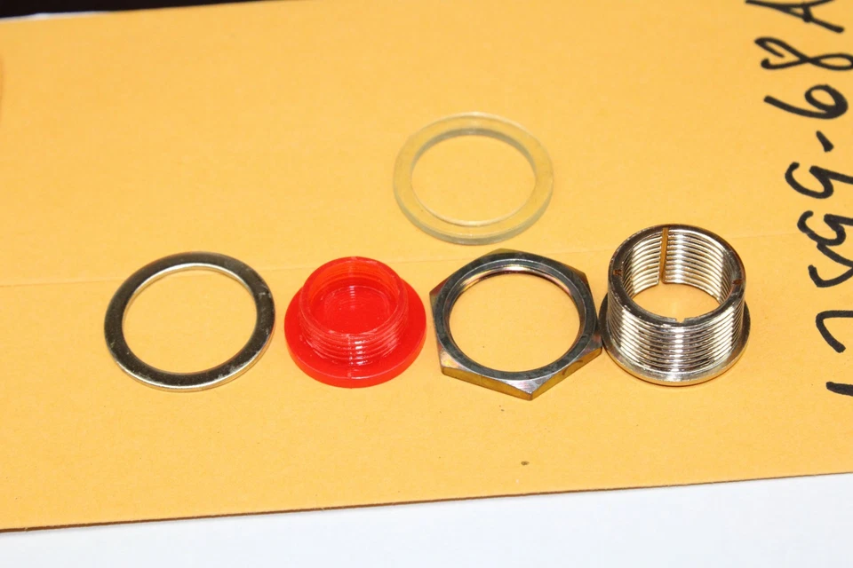 Harley-Davidson High Beam Indicator Light Lens 67899-68A NOS - FX Super-Glide - Image 3 of 4