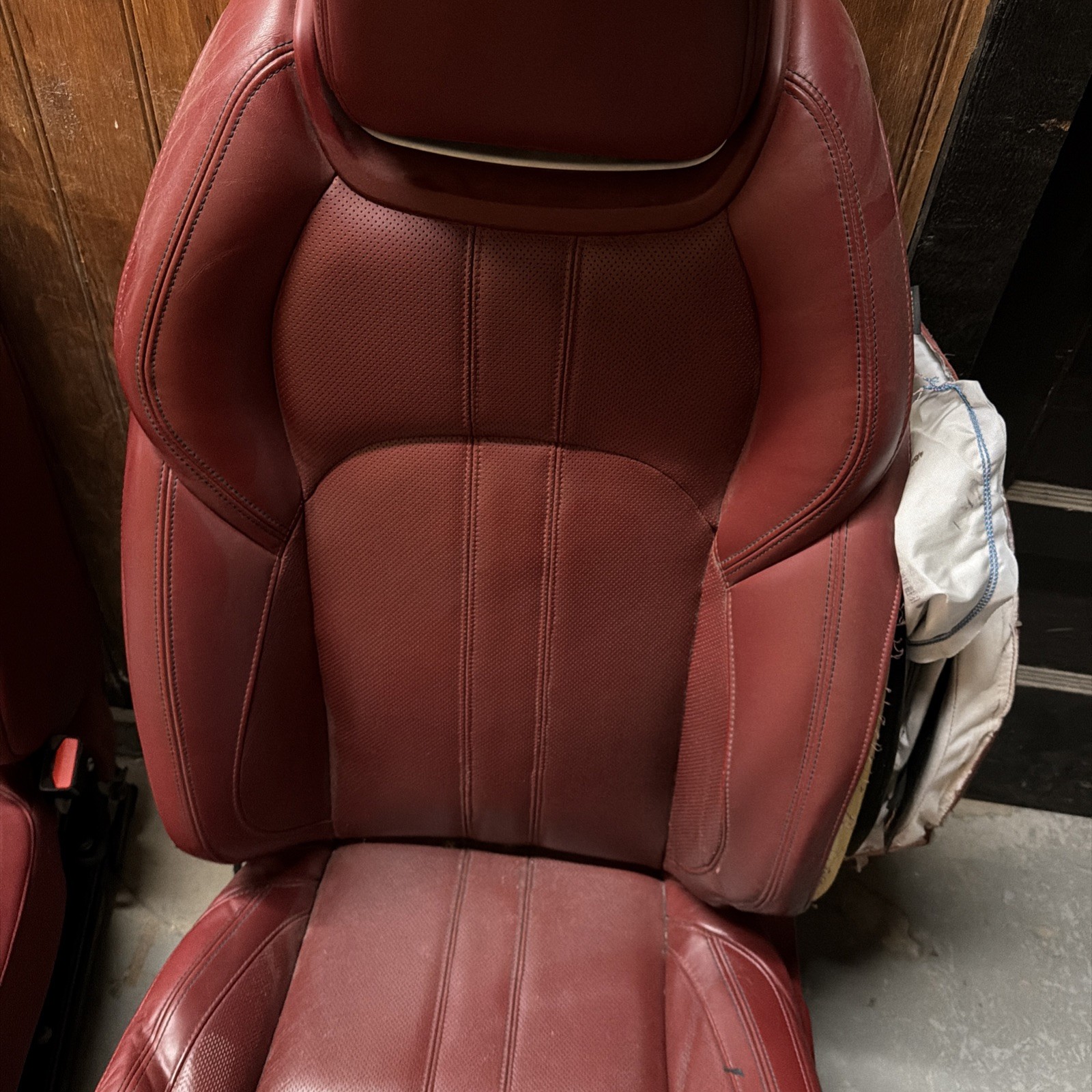 17-23 MASERATI GHIBLI SPORT FRONT SEAT PAIR LEATHER WITH WHITE STITCHING OEM RED