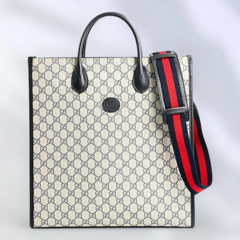 Sac fourre tout Gucci Interlocking G Medium 674155 bleu marine occasion rang A