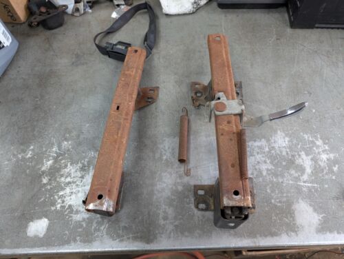 1966 Riviera Manual Bucket Seat Tracks Buick Passenger Side Adjuster