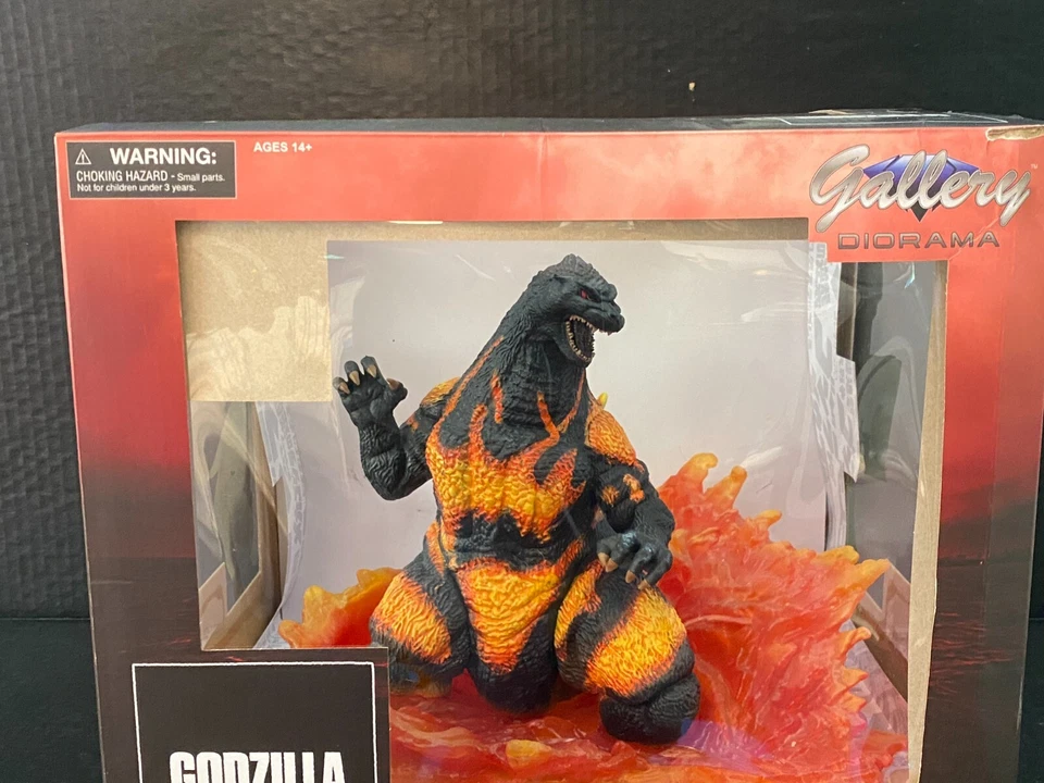 Diamond Select Toys Godzilla 1995 'Burning Godzilla' 10 pulgadas PVC Diorama Estatuai Foto 4 de 4