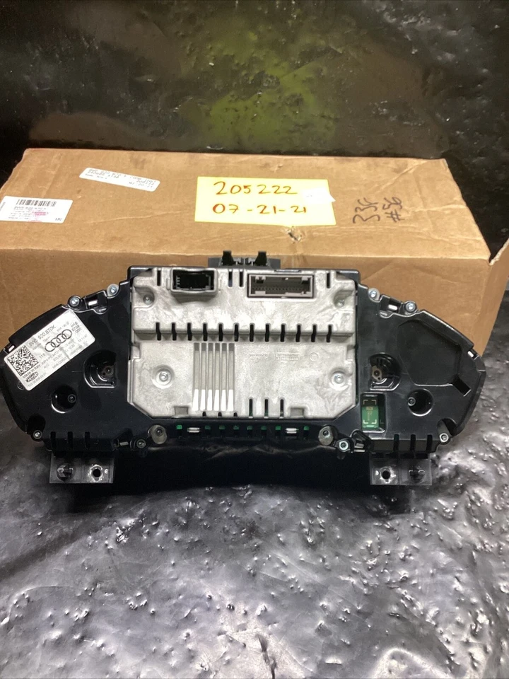 SPEEDOMETER PRT# 8W5.920.870.C MILES ON ODOMETER 25528 AUDI A4 2016 2017 2018 - Image 2 of 4