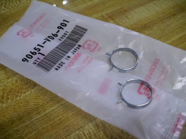 ホワニータ015 TWO 90651-VD6-901 GENUINE HONDA DRIVE SHAFT RETAINING CLAMP FITS