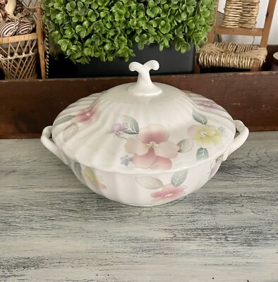 Mikasa Silk Blossoms CAJ01 Bone China Covered Vegetable Bowl