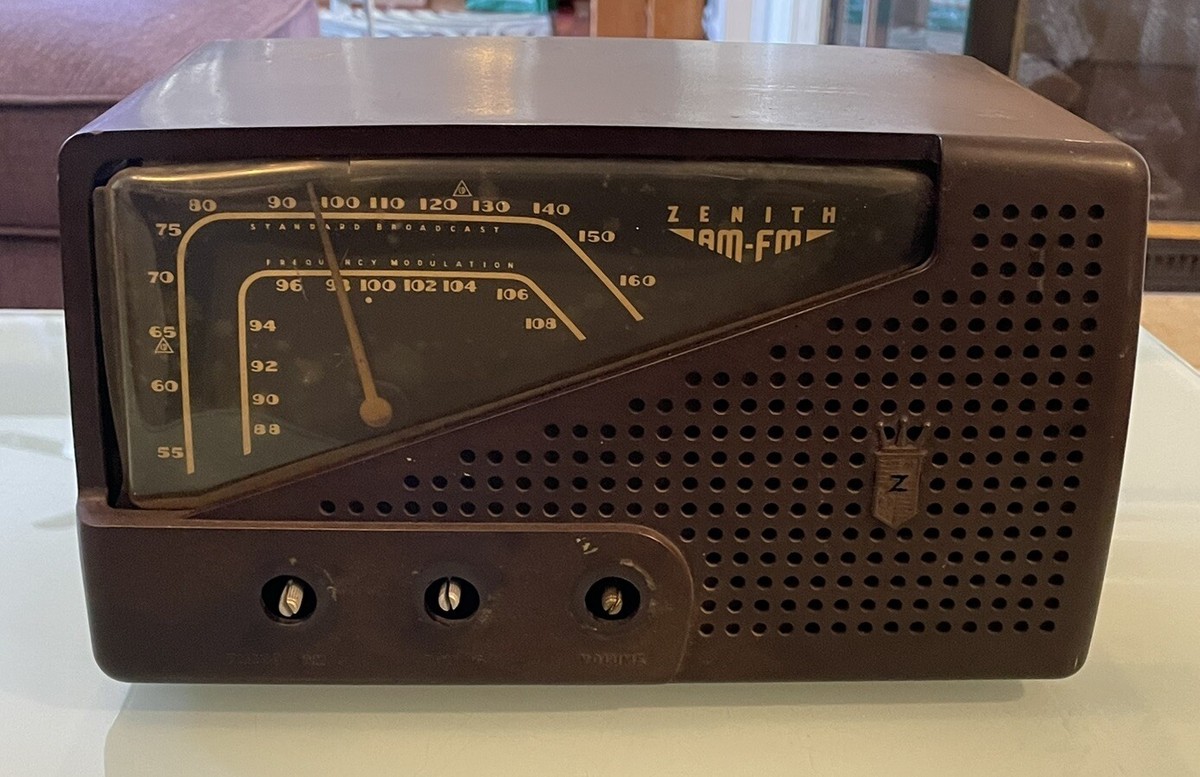 Vintage 1955 ZENITH R721 AM/FM Wedge Dial Bakelite Tube Vintage 1955 ZENITH R721 AM/FM Wedge Dial Bakelite Tube