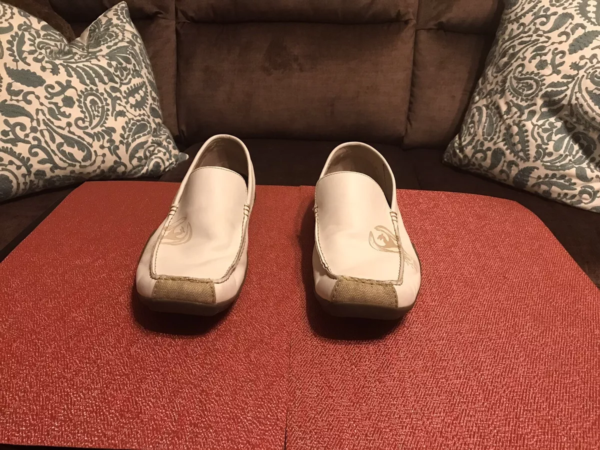 Skechers phoenix deals