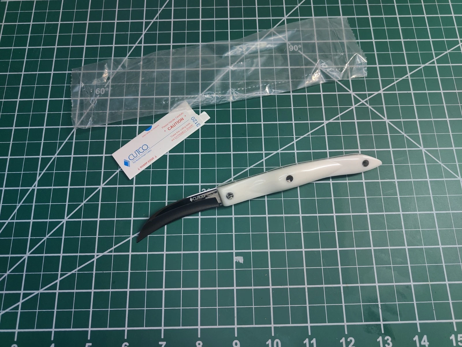 Cutco 3120 Birds Beak Paring Knife Peal White Handle USA 7.5" overall
Opens in a new window or tab