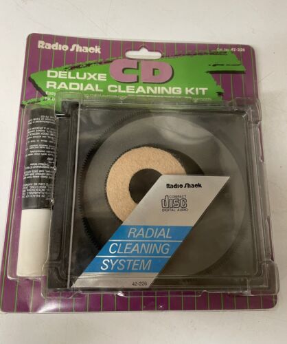 Radio Shack CD Deluxe Radial Cleaning Kit Cat. No. 42-226 - Picture 1 of 3