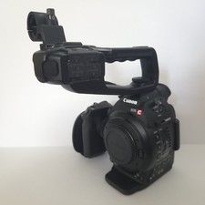 Canon EOS C100 Mark 1 Cinema Camera Black with 5 Batteries and Charger