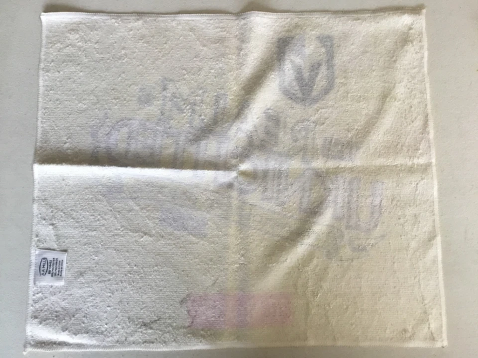 Las Vegas Golden Knights 2023 Stanley Cup Parade Toalla Póster Confeti Junio 2023 Foto 3 de 4