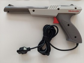 Original Nintendo NES Console OEM + Controllers + Zapper &ndash; Tested Works &ndash; AS-IS