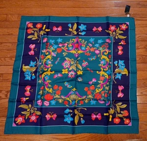 Foulard vintage Gucci fleurs et papillons en soie 33"x 33" neuf avec étiquette Ref3001