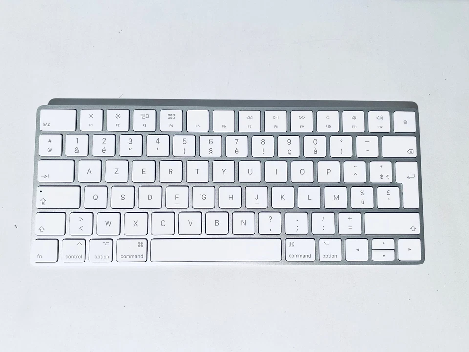 Apple Tastatur Wireless Magic Keyboard 2 Azerty USA A1644 - Bild 3 von 4