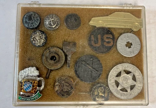 Lot of Vintage Military WW2 Era Pins Buttons