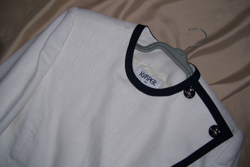 Kasper ASong Blazer Jacket White/Navy Linen  Fabric Button Front Sz 16~~NEW!!