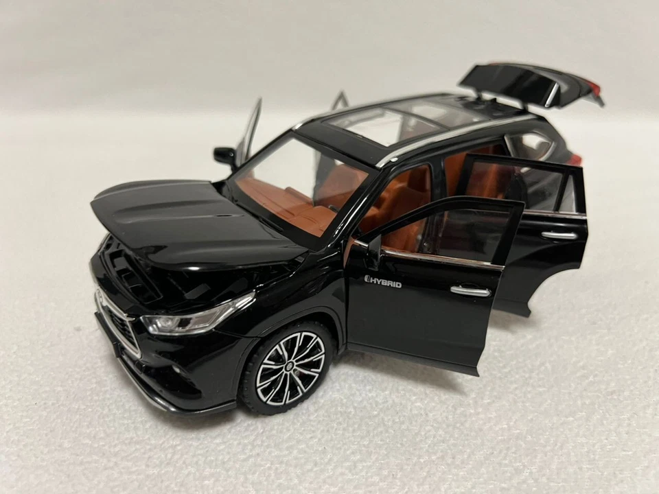 1/24 Toyota Highlander SUV Diecast Vehicle Model Car Toy Collectible Sound&Light - Image 2 of 4