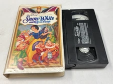 Snow White and the Seven Dwarfs (VHS, 1994, Deluxe) clamshell