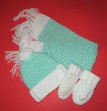 Girl's Knit Mittens Hat Scarf Light Green White Sz S Fringed Winter Set Handmade