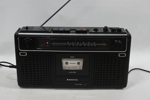 SANYO M9902F AM/FM/Tape Portable Stereo Boombox Ghettoblaster - Vintage - M9902
