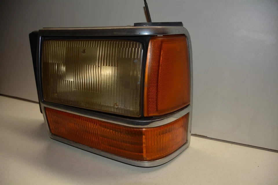 89-94 FORD EXPLORER LEFT TURN SIGNAL LIGHT HEADLIGHT W/ CHROME BEZEL, 116-03020 - Image 2 of 4