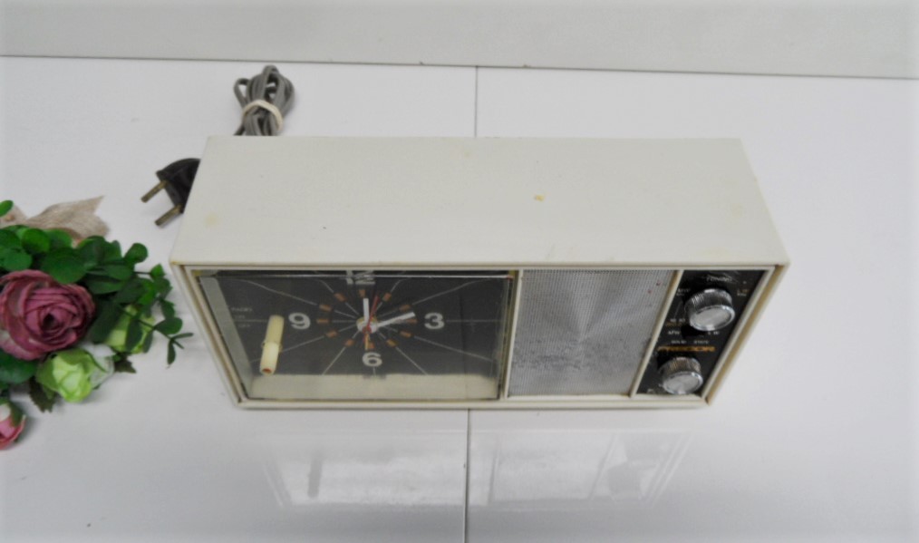 Radio Réveil Encastrable Vintage 1985 - AM/FM - Fonctionne - Bon état