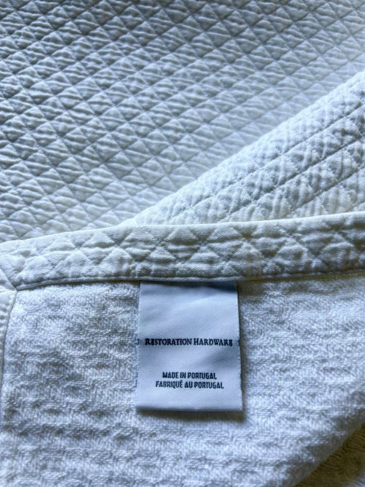 Edredón Cobertor Restauración Hardware Vintage Lavado Maitlasse King 114” X 96” Usado en Excelente Condición Foto 3 de 4