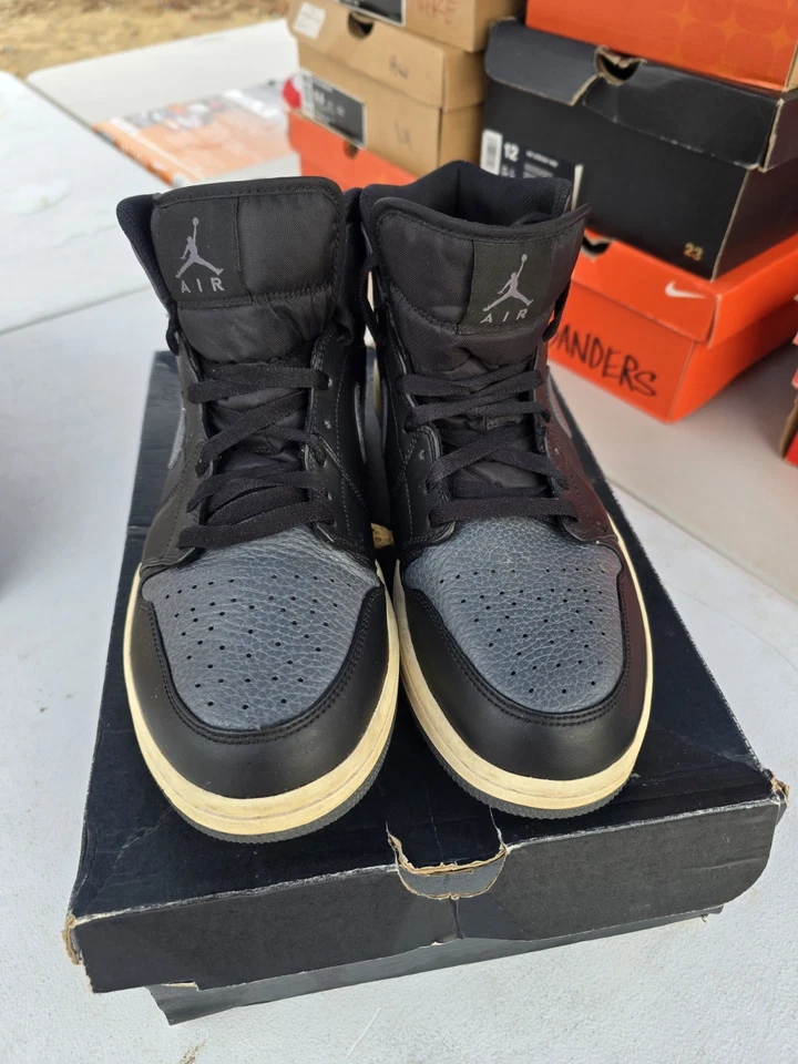 Jordan 1 Mid Negro Gris Oscuro 554724-041 Talla 12. Foto 3 de 4