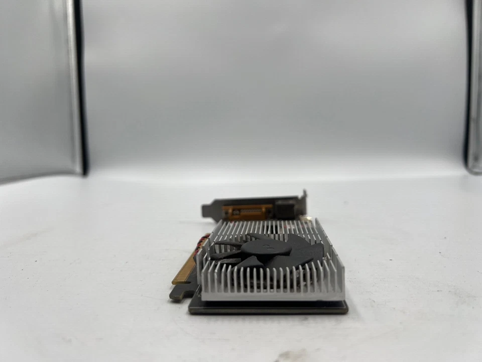 Tarjeta de gráficos de video Zotac 8400GS GEN2 512 MB 64 BITS DDR2 Foto 4 de 4