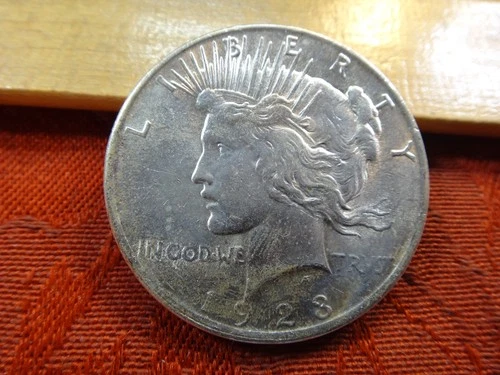 1923 United States Silver Peace Dollar $1 - No Reserve - Free S&H USA