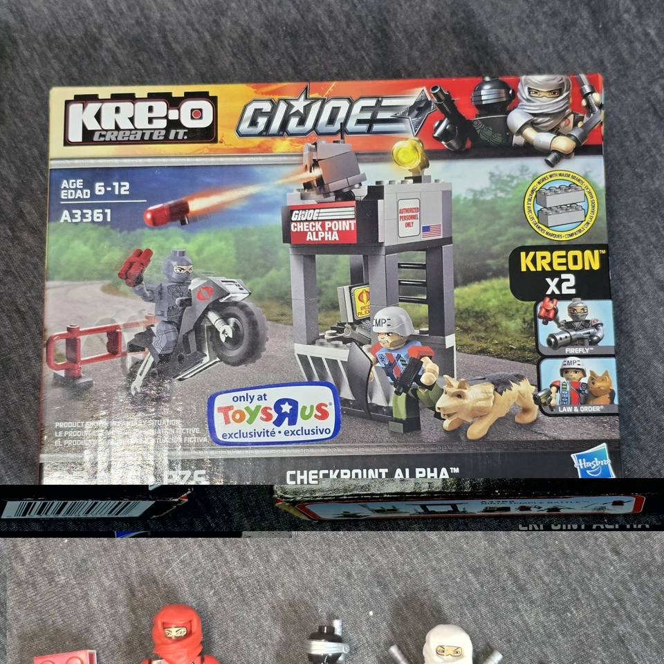 KRE-O A3361 GI Joe Checkpoint Alpha Toys R Us EXCLUSIVE & Ninja Temple Figures - Image 2 of 4