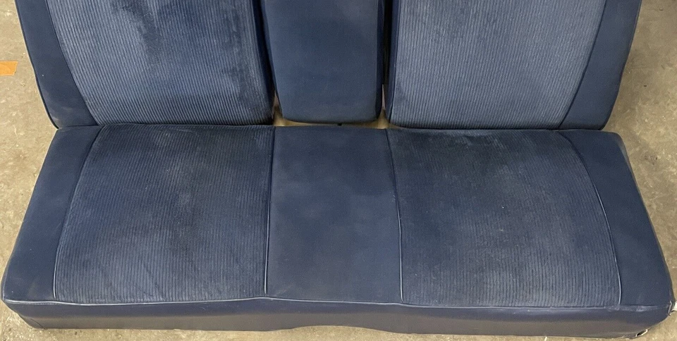 1962 Pontiac Grand Prix Rear Bench Seat Assembly W/Armrest W/Speaker OEM Blue Foto 4 de 4